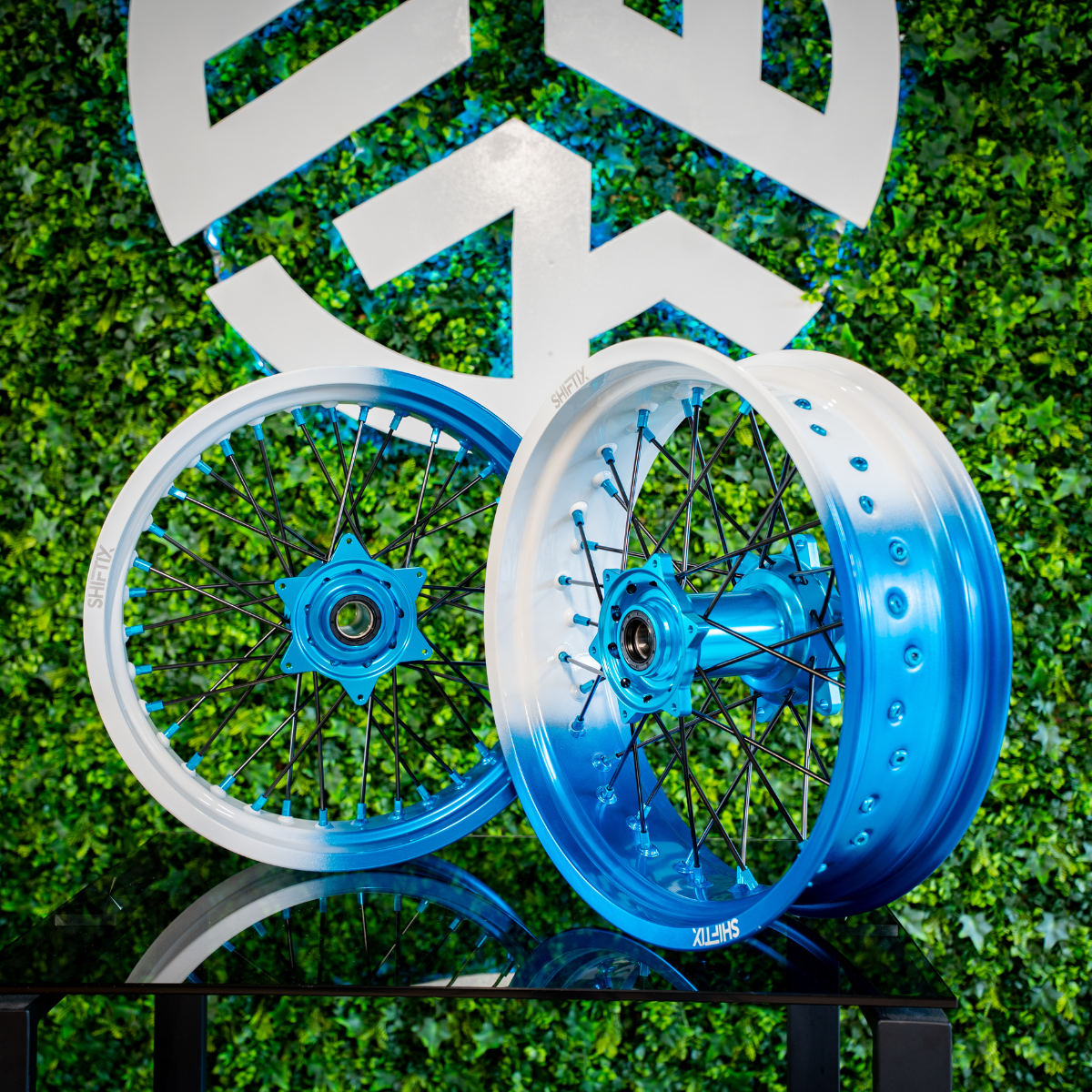 White / Light Blue - Wheel Set