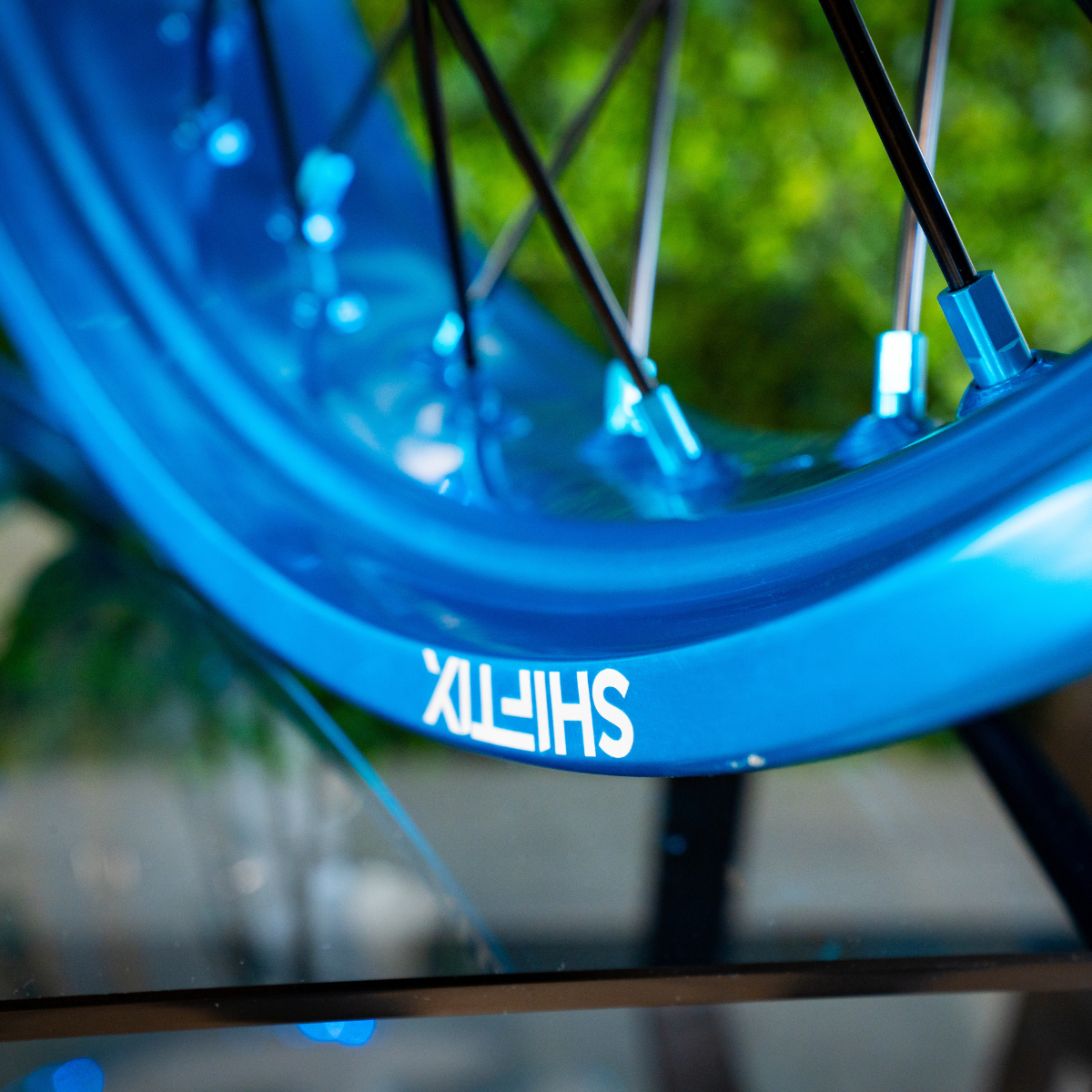 White / Light Blue - Wheel Set